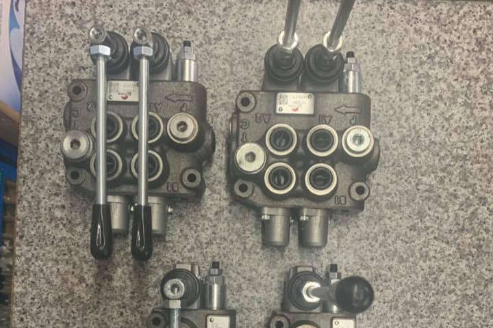 Hydraulic pumps / Valve blocks
